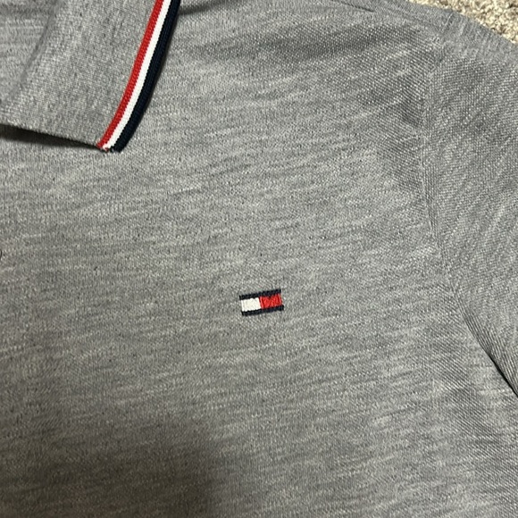 Classic Tommy Hilfiger Grey Polo Shirt - Picture 3 of 3